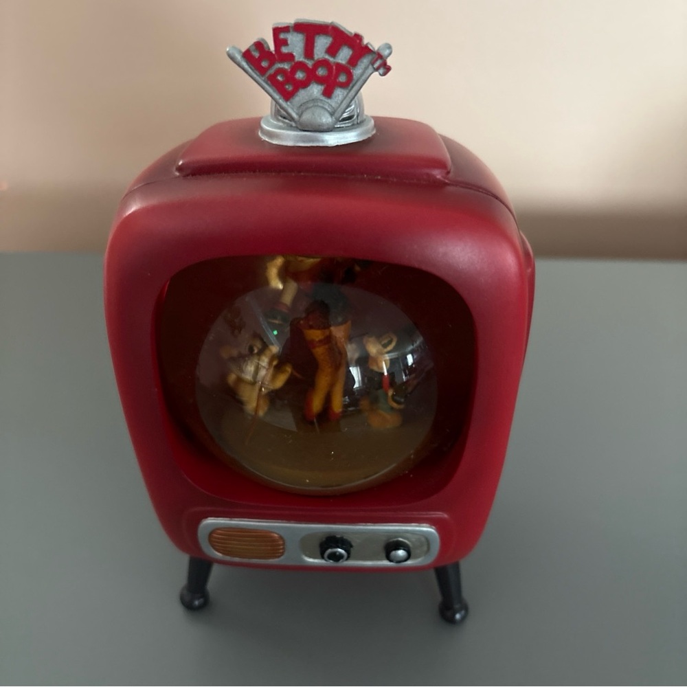 Betty Boop Red TV Figurine Snow Globe VTG